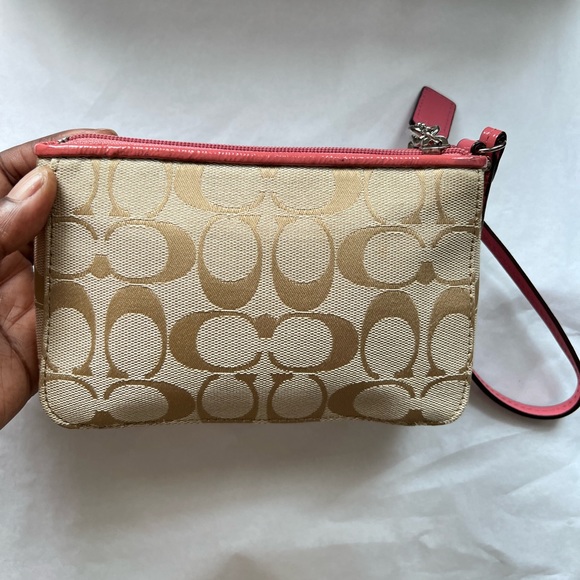 Coach signature jacquard wristlet - Picture 3 of 4